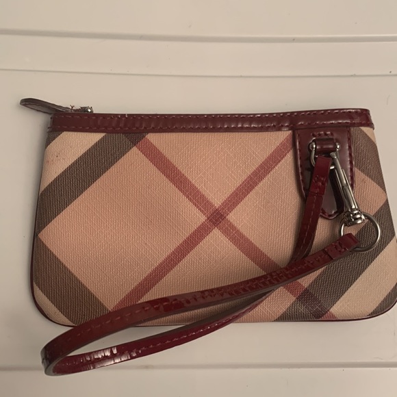 Burberry Nova Check Patent Burgundy leather Trim Wristlet Excellent Cond… - Picture 8 of 9